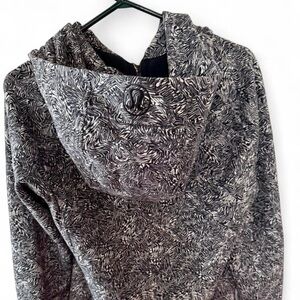 Lululemon Scuba Jacket Black + White Size 10